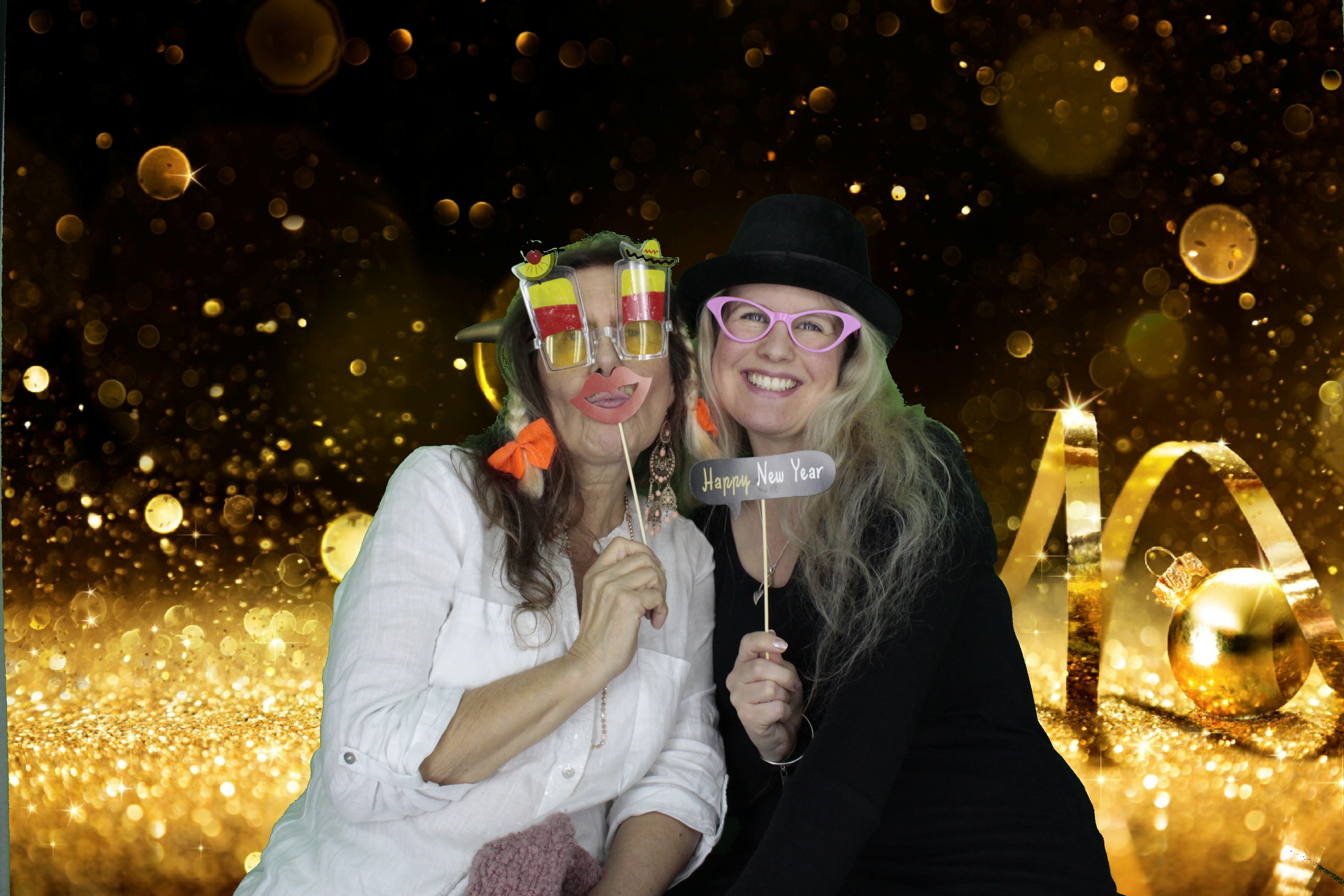 The Sussex Exchange New Years Eve | View more photos from the event at gallery.myphotoboothexperience.co.uk/u/MyPhotoBoothExperienceLtd/The-Sussex-Exchange-New-Years-Eve